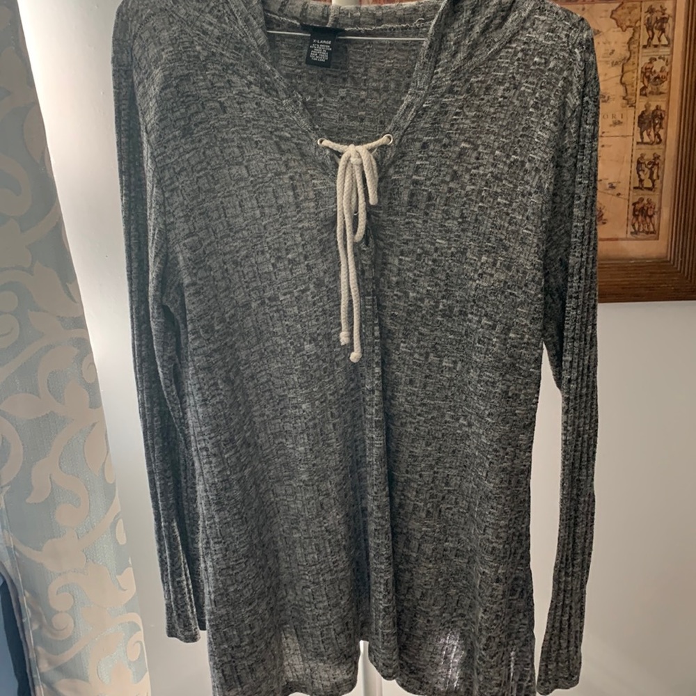 Flowy xl hooded blouse